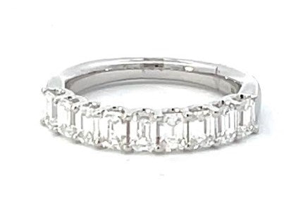 14 Karat White Shared Prong Band